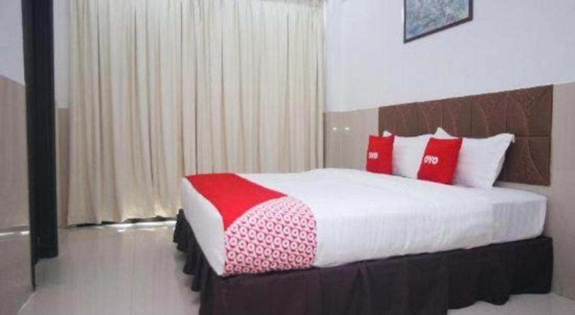 Oyo 89851 Leila Hotel Sandakan Bagian luar foto