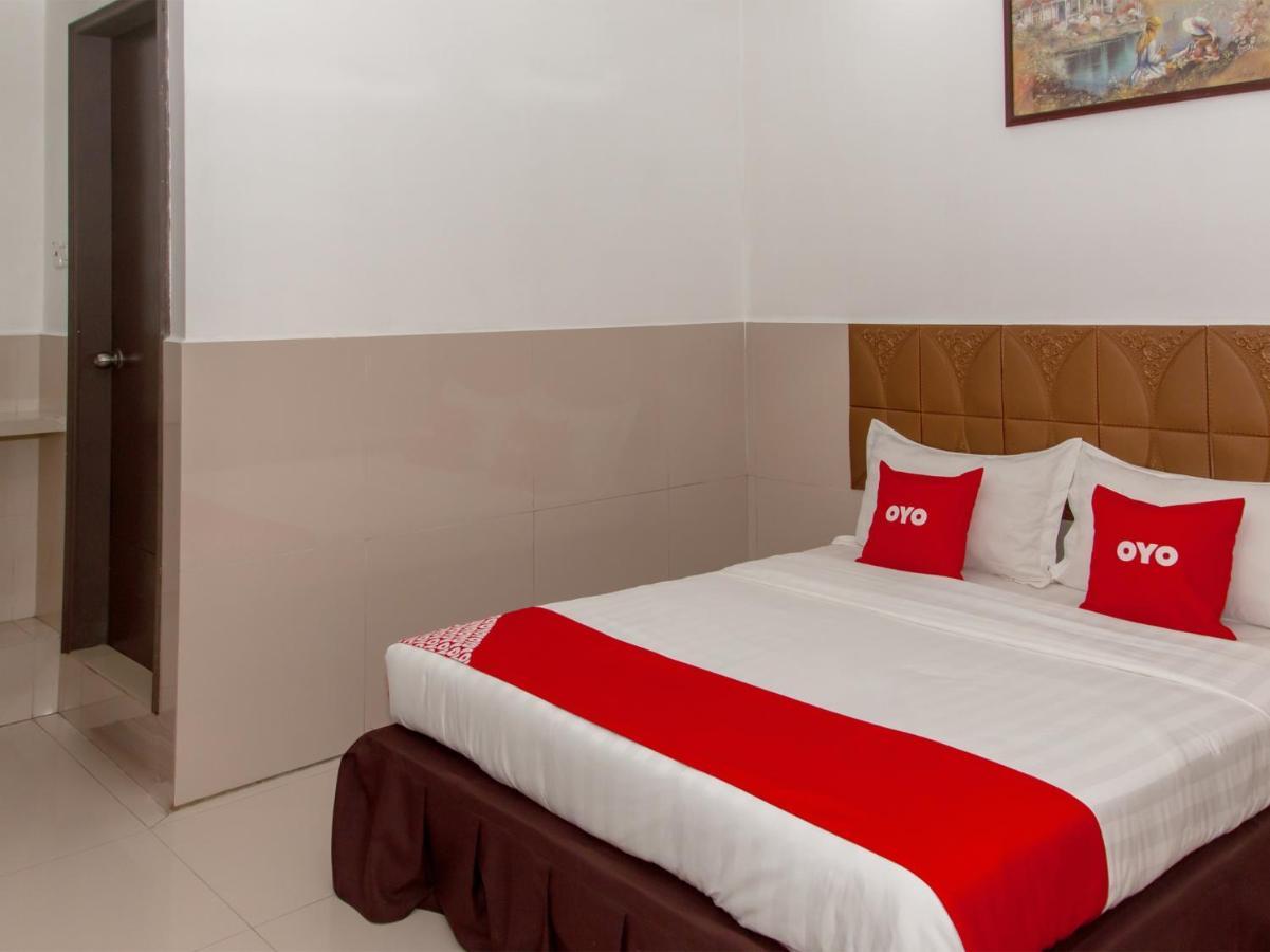 Oyo 89851 Leila Hotel Sandakan Bagian luar foto